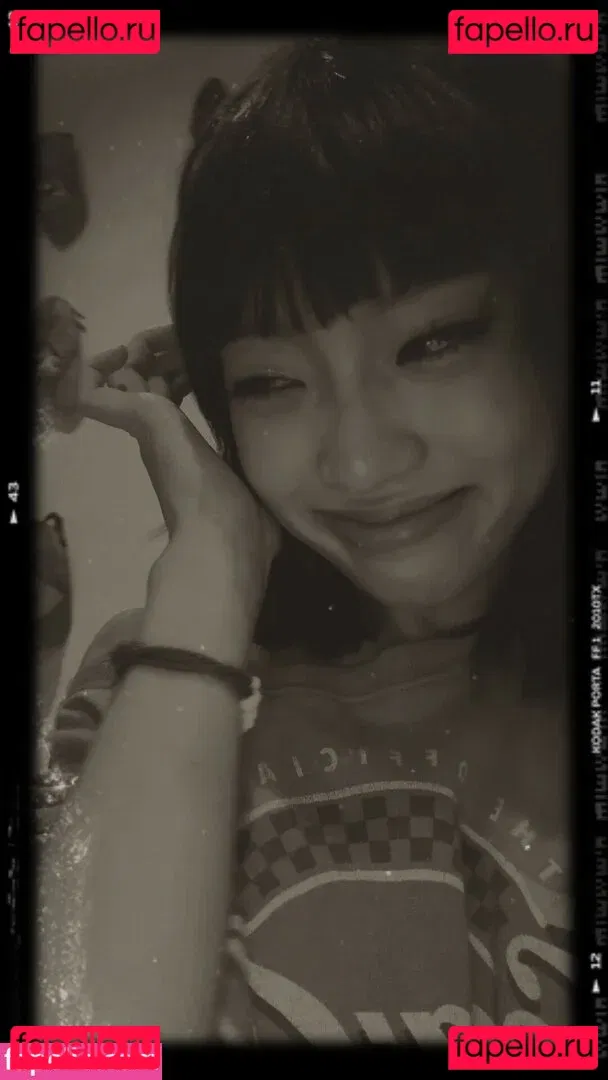 Yujin Onlyfans Photo Gallery 