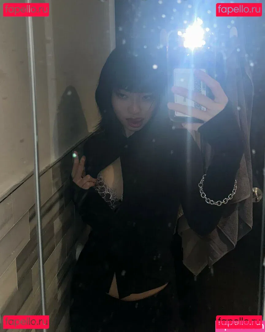 Yujin Onlyfans Photo Gallery 