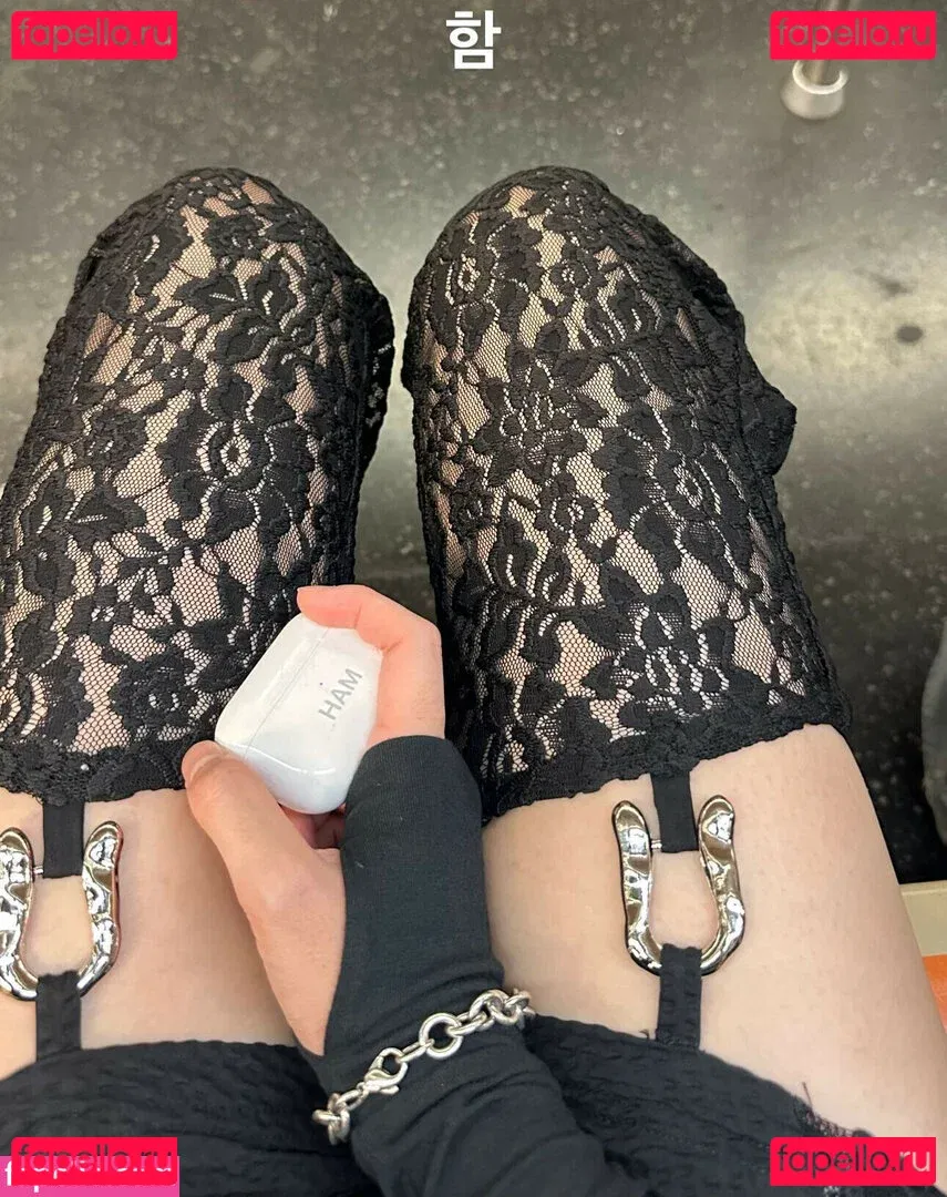 Yujin Onlyfans Photo Gallery 