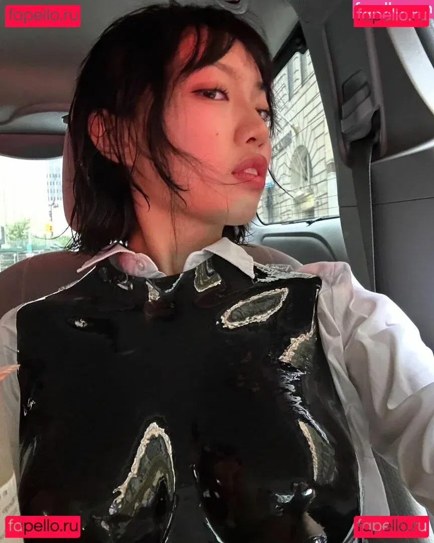 Yujin Onlyfans Photo Gallery 