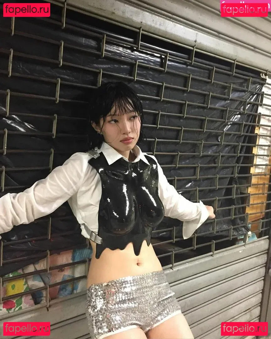 Yujin Onlyfans Photo Gallery 