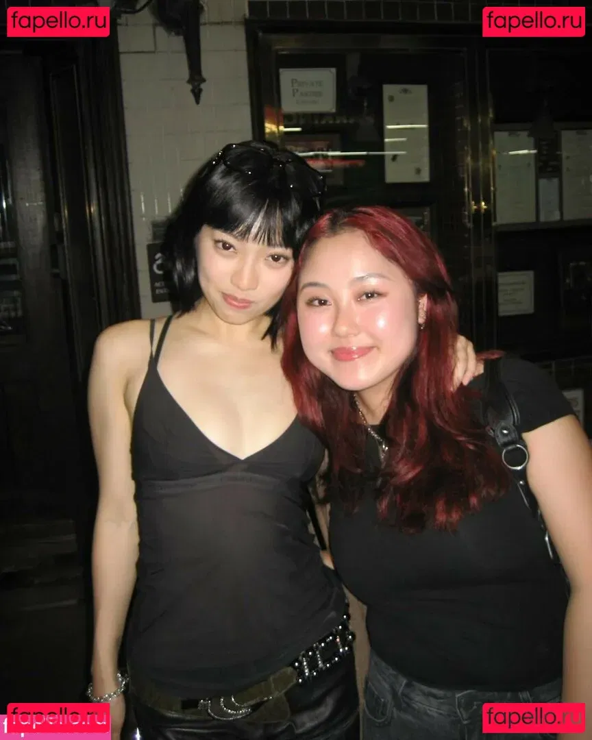 Yujin Onlyfans Photo Gallery 