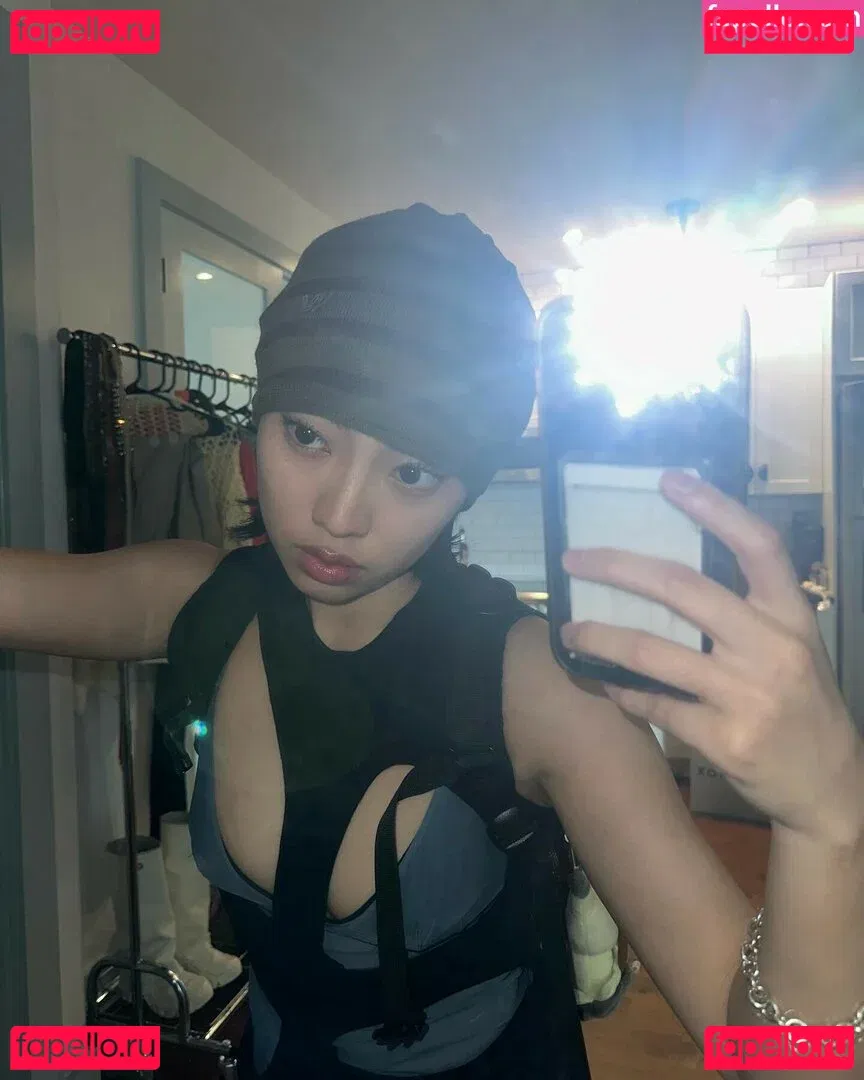 Yujin Onlyfans Photo Gallery 