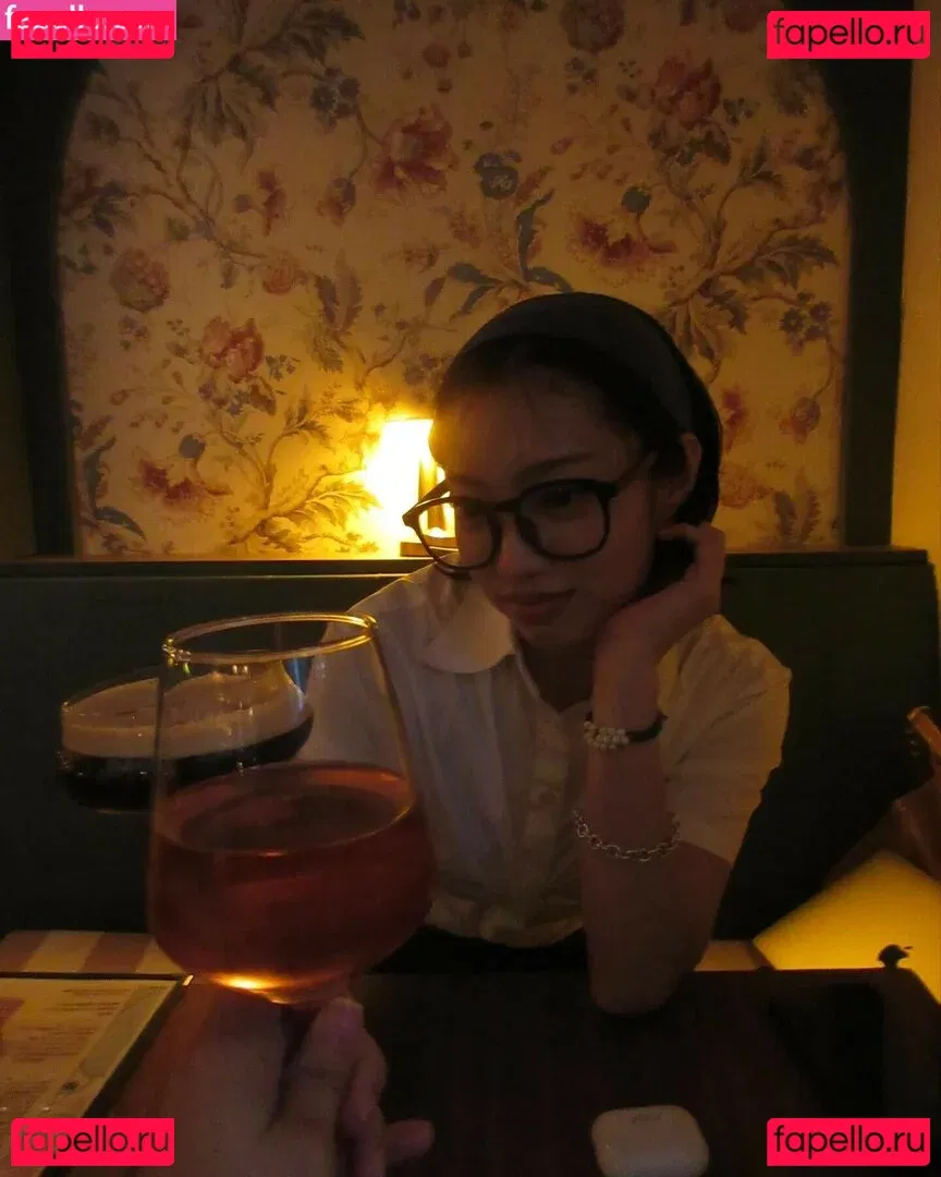 Yujin Onlyfans Photo Gallery 