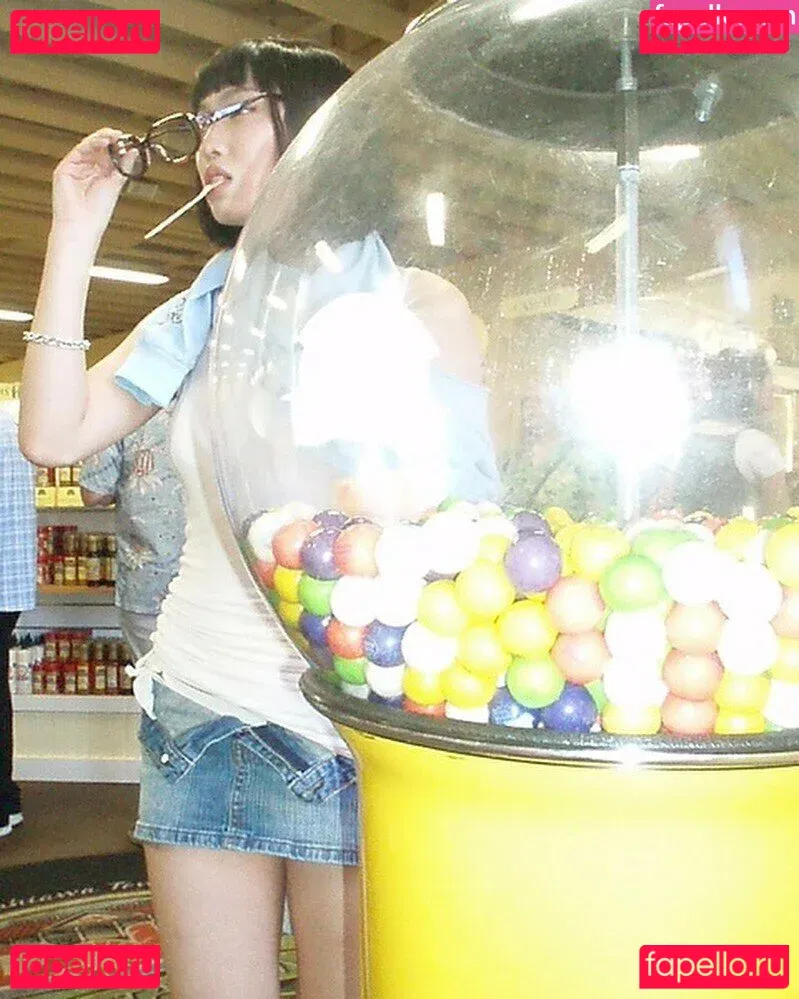 Yujin Onlyfans Photo Gallery 