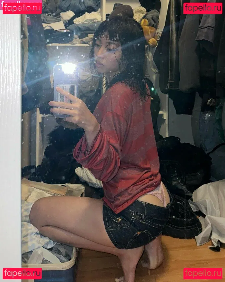 Yujin Onlyfans Photo Gallery 