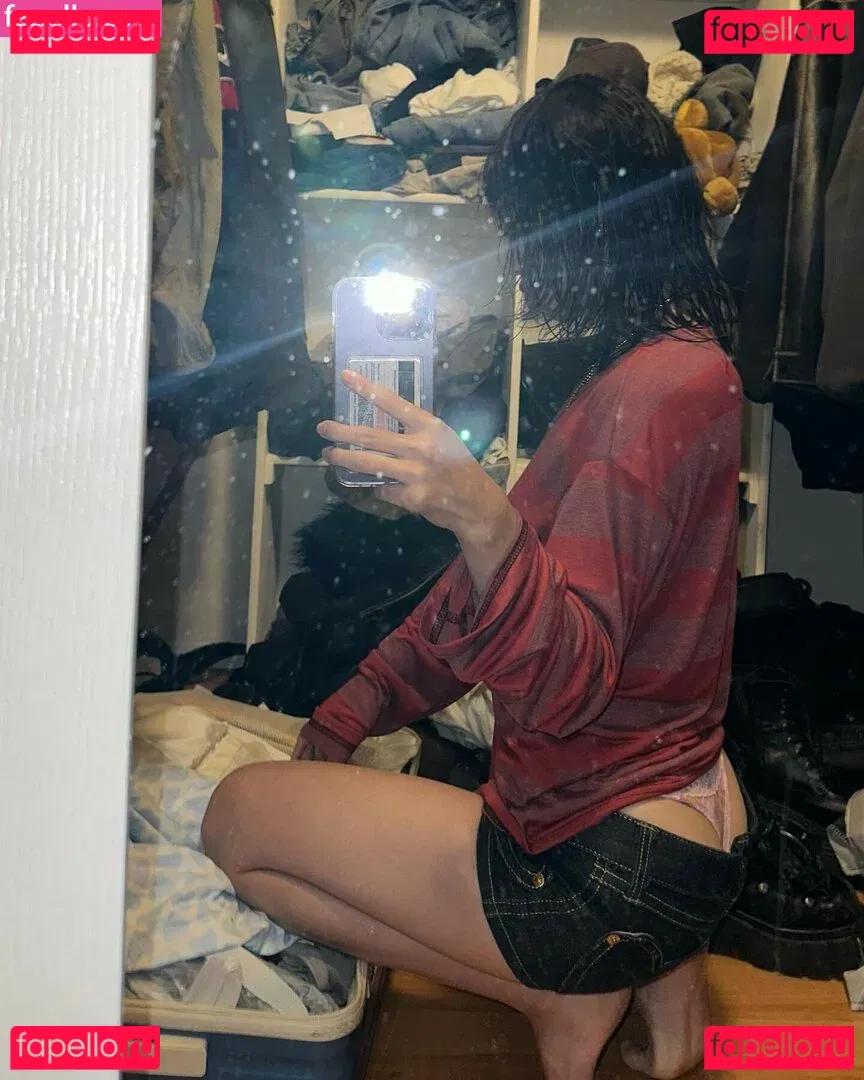 Yujin Onlyfans Photo Gallery 