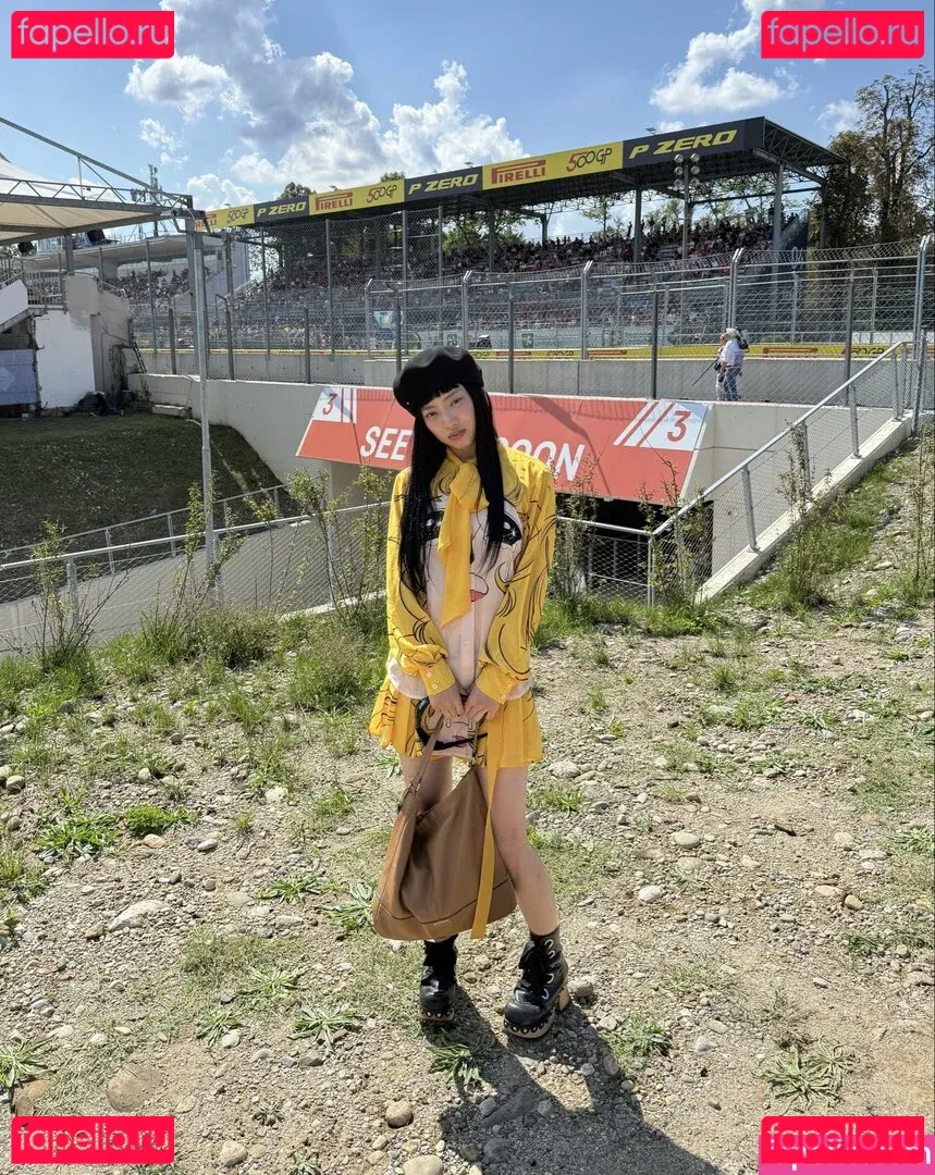 Yujin Onlyfans Photo Gallery 