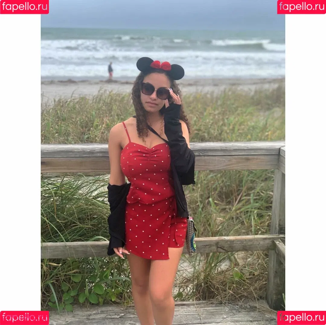 Kennedy Norwood Onlyfans Photo Gallery 