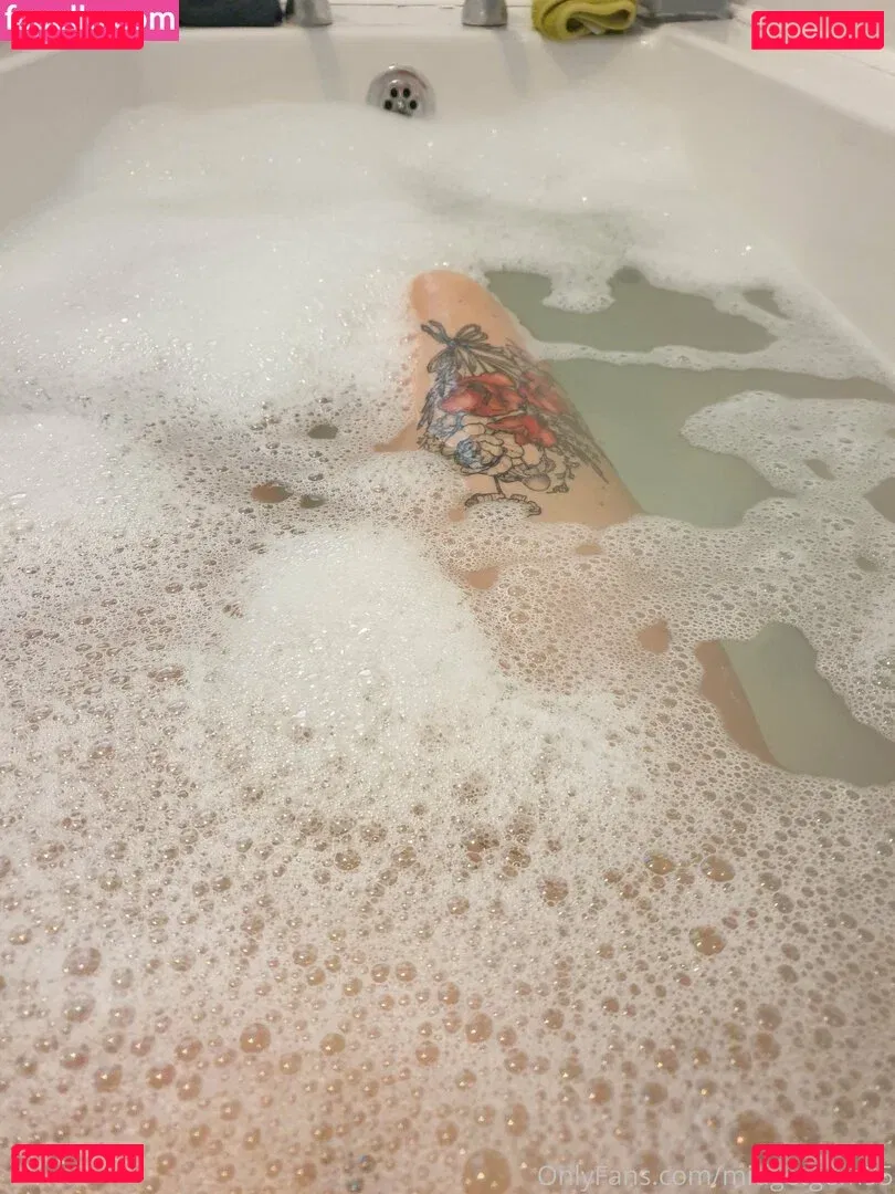 midgetgem95 Onlyfans Photo Gallery 