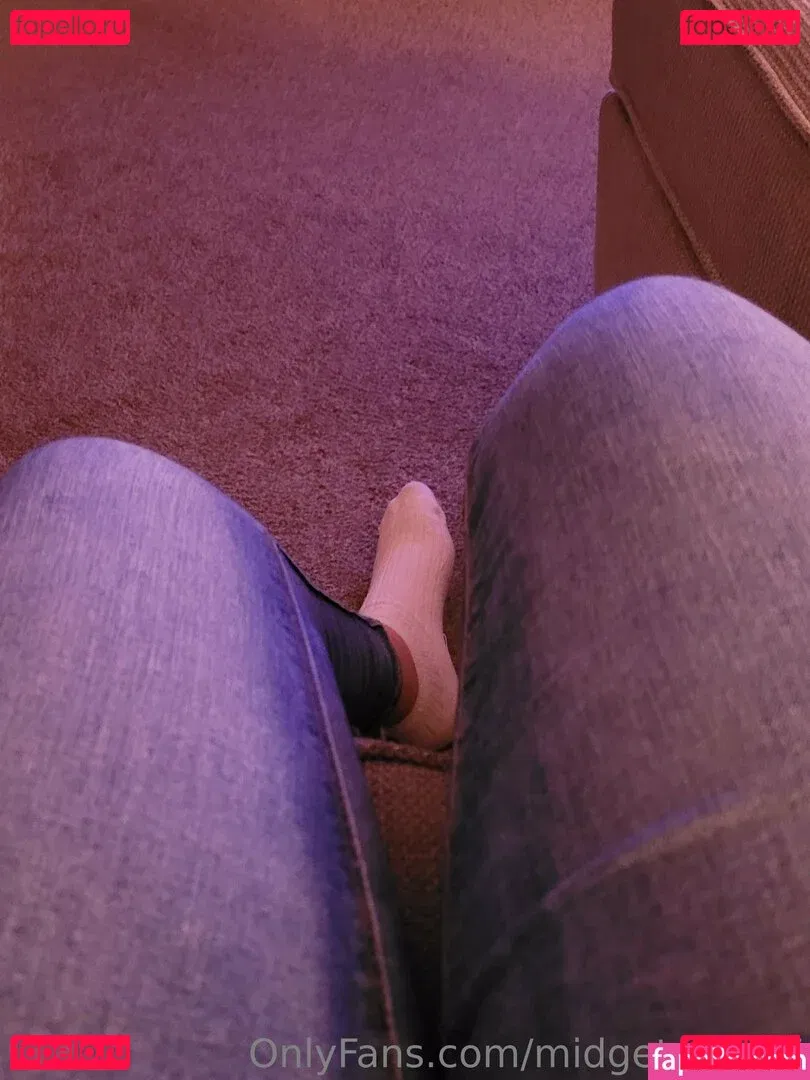 midgetgem95 Onlyfans Photo Gallery 