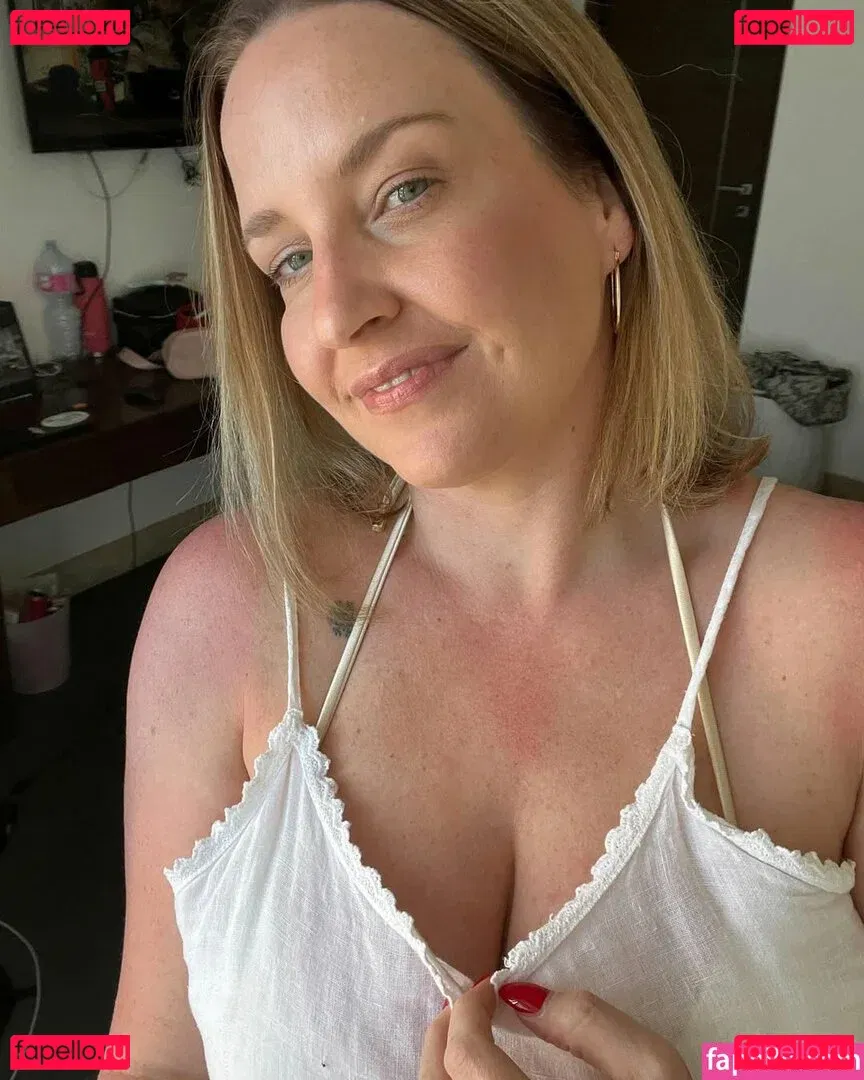 Avril Showers Onlyfans Photo Gallery 