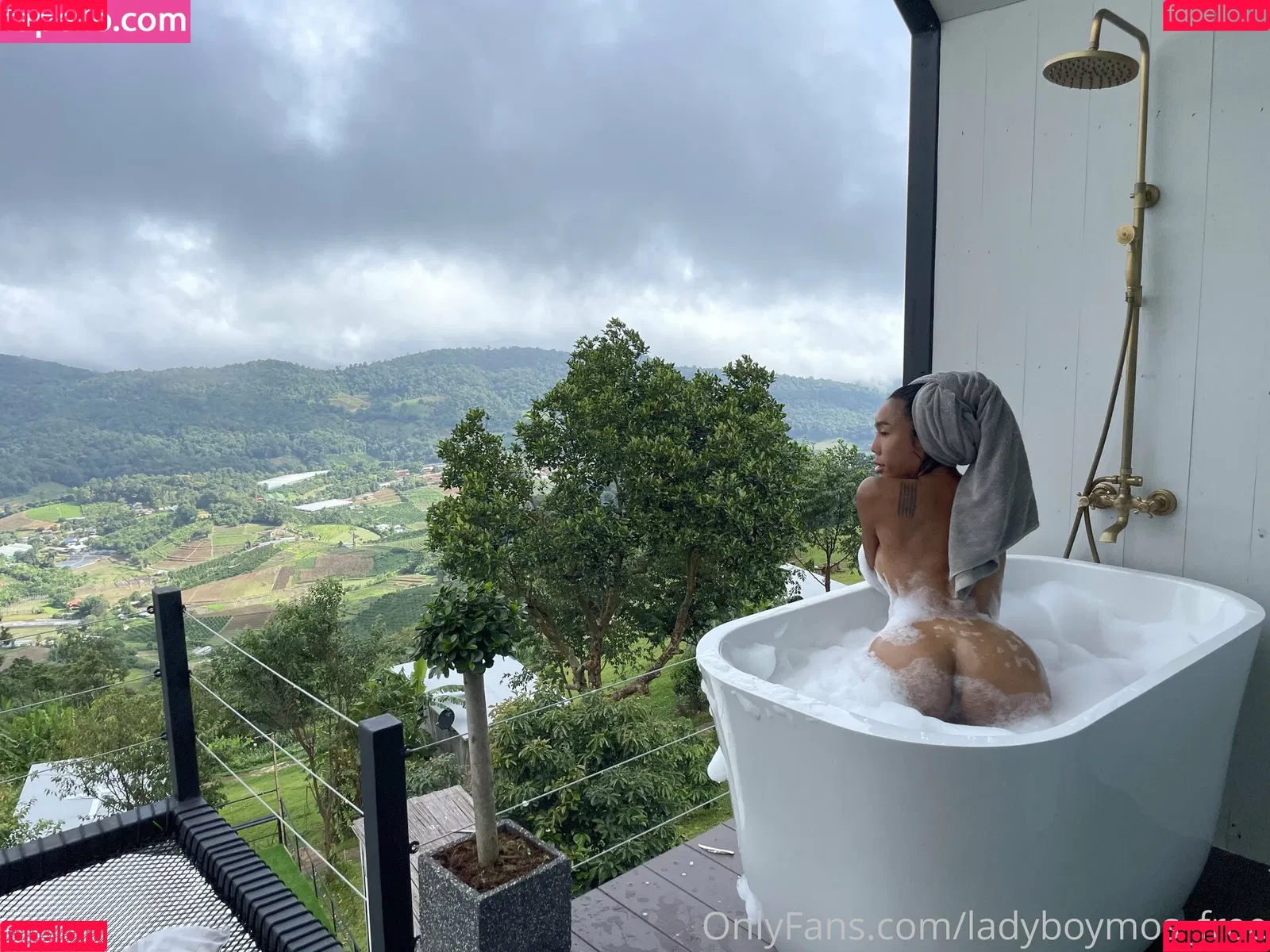 ladyboyxmos Onlyfans Photo Gallery 