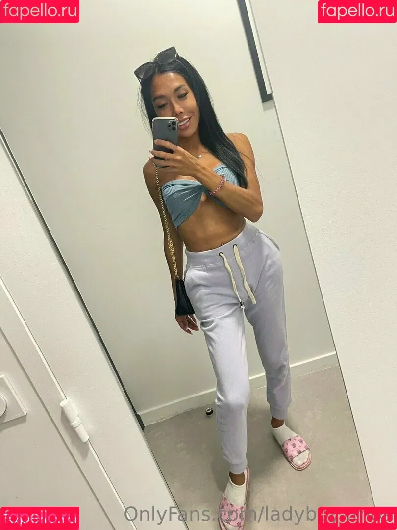 ladyboyxmos Onlyfans Photo Gallery 