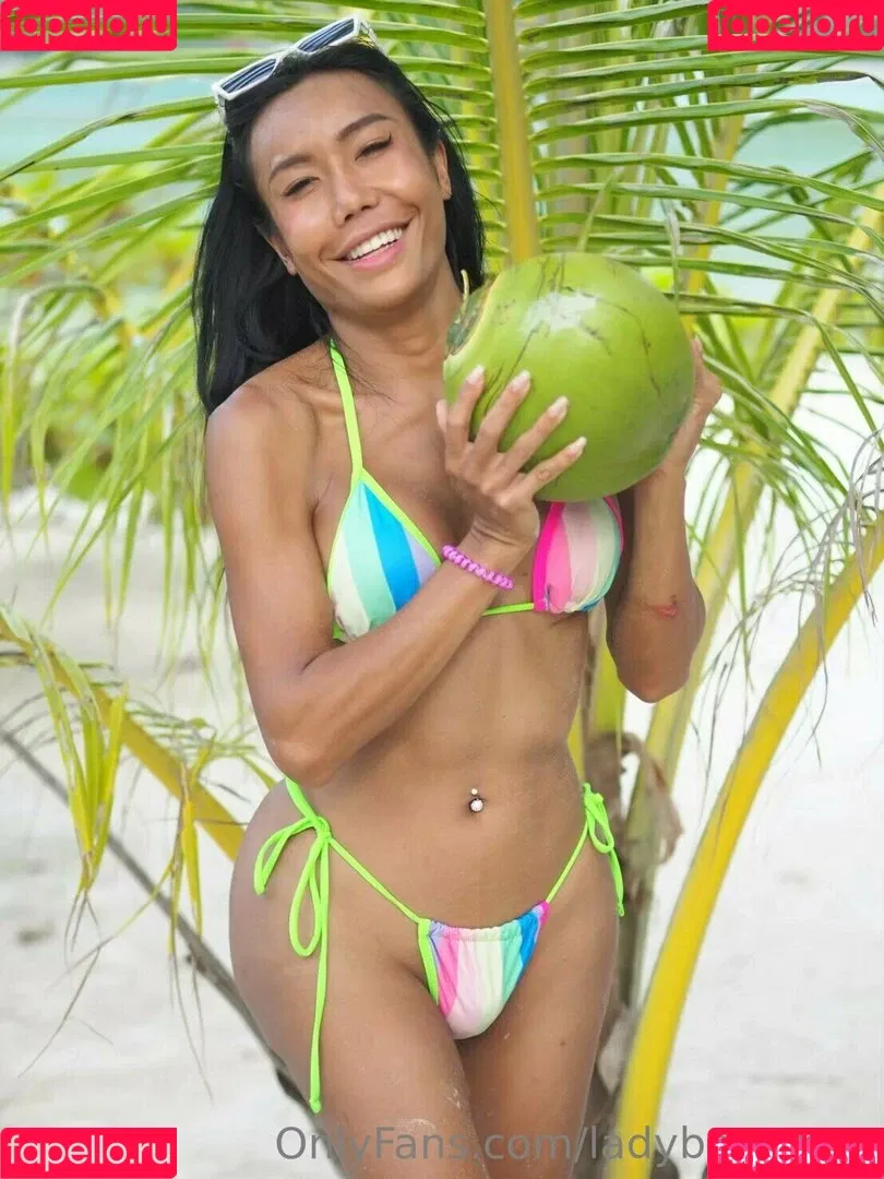 ladyboyxmos Onlyfans Photo Gallery 