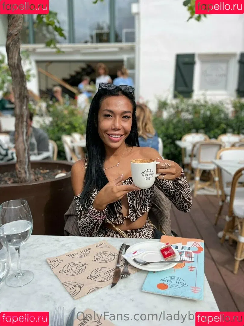 ladyboyxmos Onlyfans Photo Gallery 