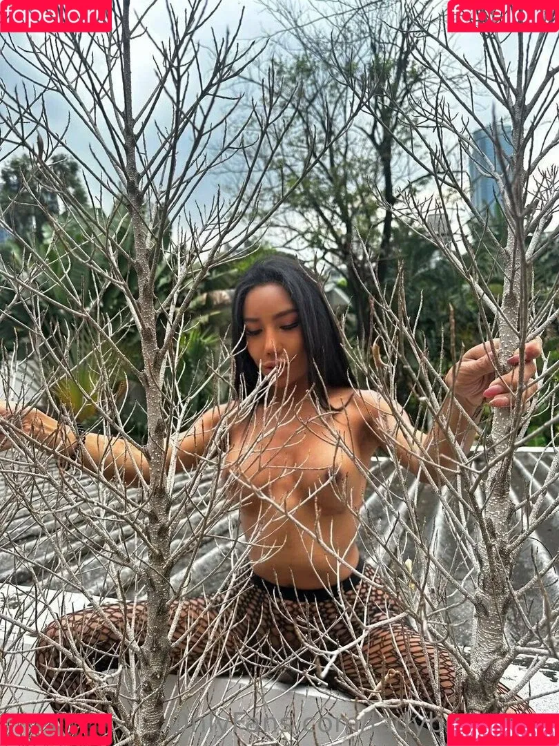 ladyboyxmos Onlyfans Photo Gallery 