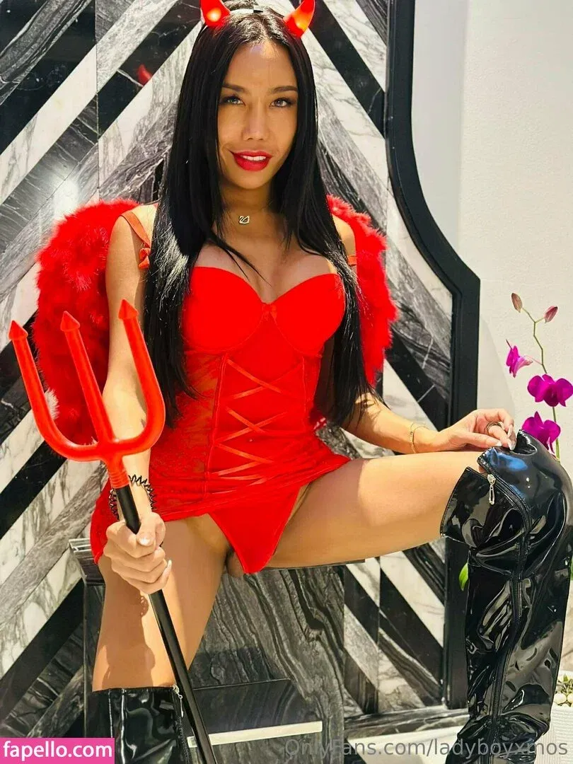 ladyboyxmos Onlyfans Photo Gallery 