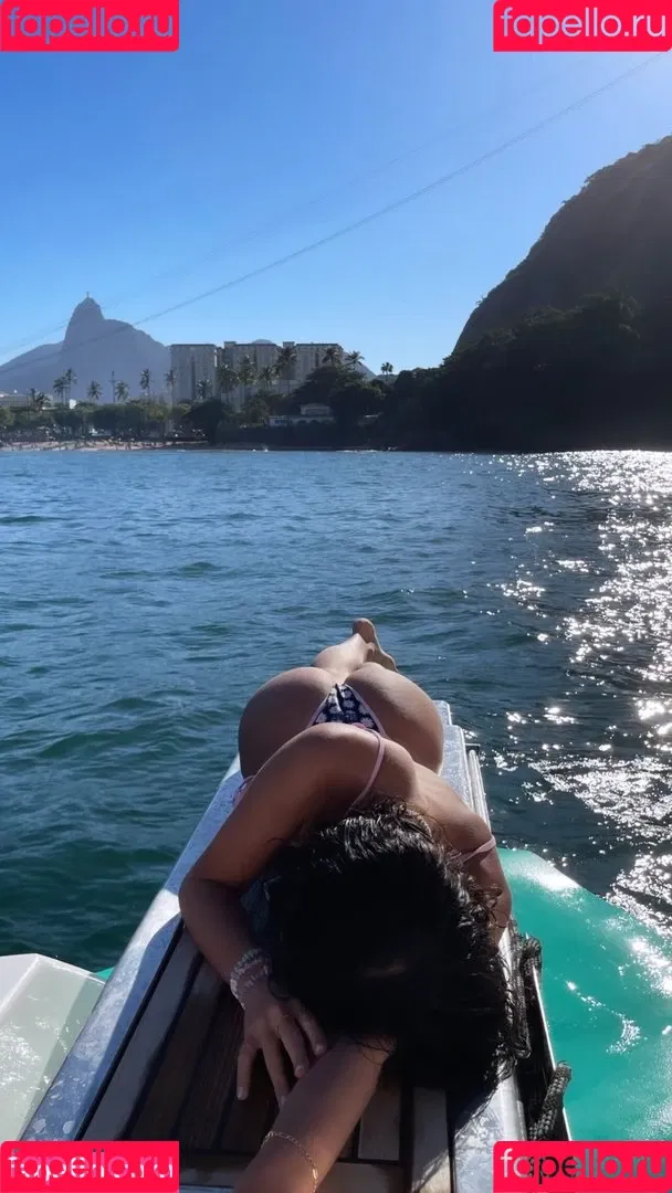 Bruna Marquezine Onlyfans Photo Gallery 