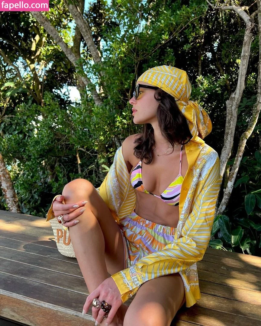 Bruna Marquezine Onlyfans Photo Gallery 