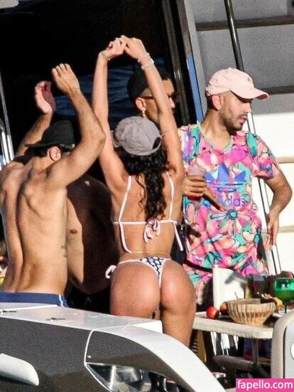 Bruna Marquezine Onlyfans Photo Gallery 