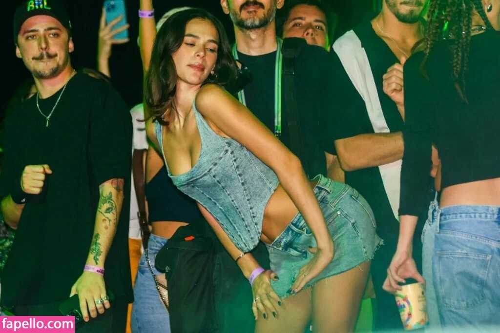 Bruna Marquezine Onlyfans Photo Gallery 