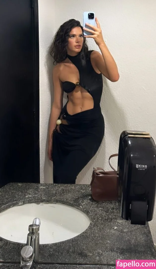 Bruna Marquezine Onlyfans Photo Gallery 