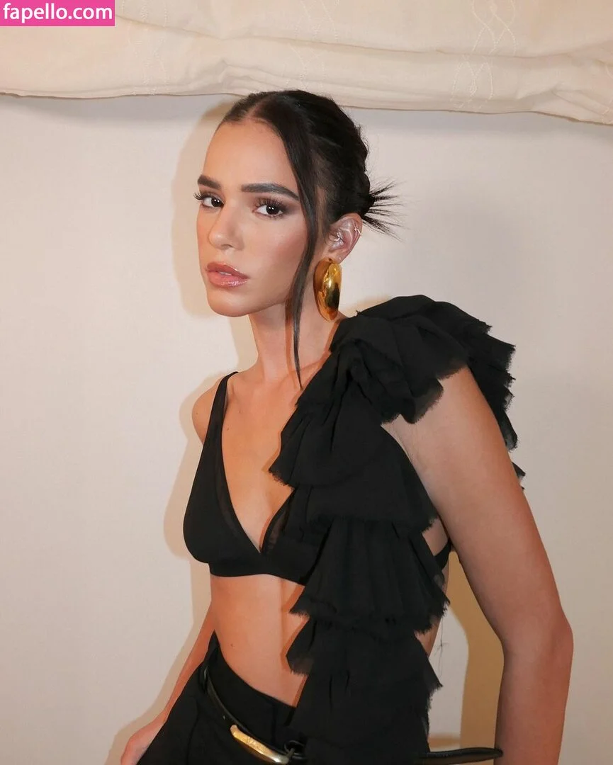 Bruna Marquezine Onlyfans Photo Gallery 