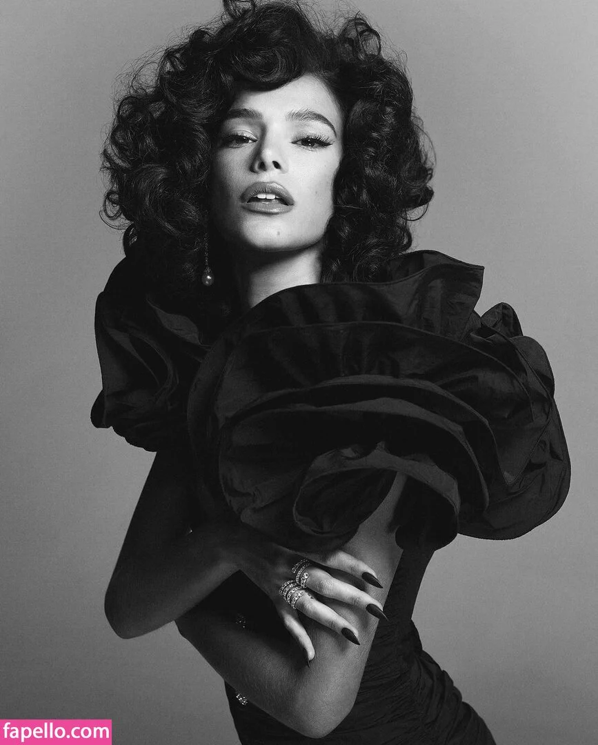 Bruna Marquezine Onlyfans Photo Gallery 