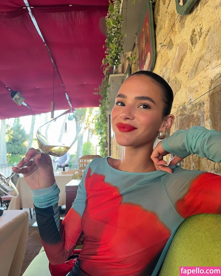 Bruna Marquezine Onlyfans Photo Gallery 