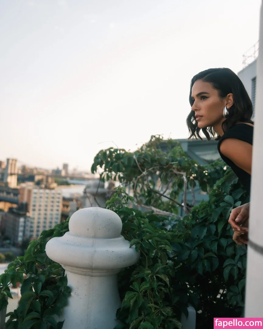 Bruna Marquezine Onlyfans Photo Gallery 