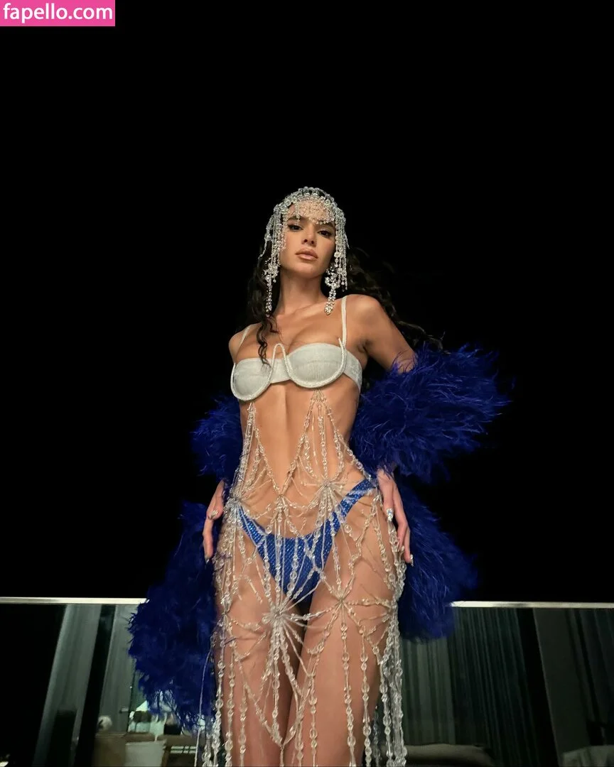 Bruna Marquezine Onlyfans Photo Gallery 