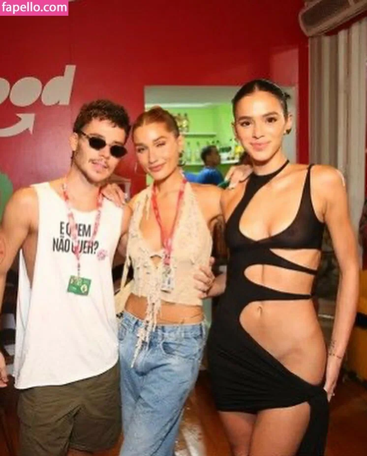 Bruna Marquezine Onlyfans Photo Gallery 