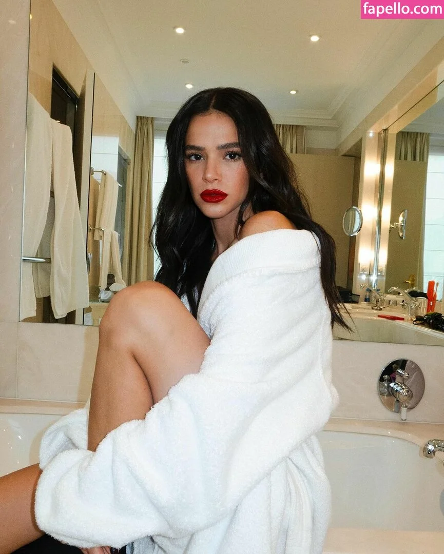 Bruna Marquezine Onlyfans Photo Gallery 