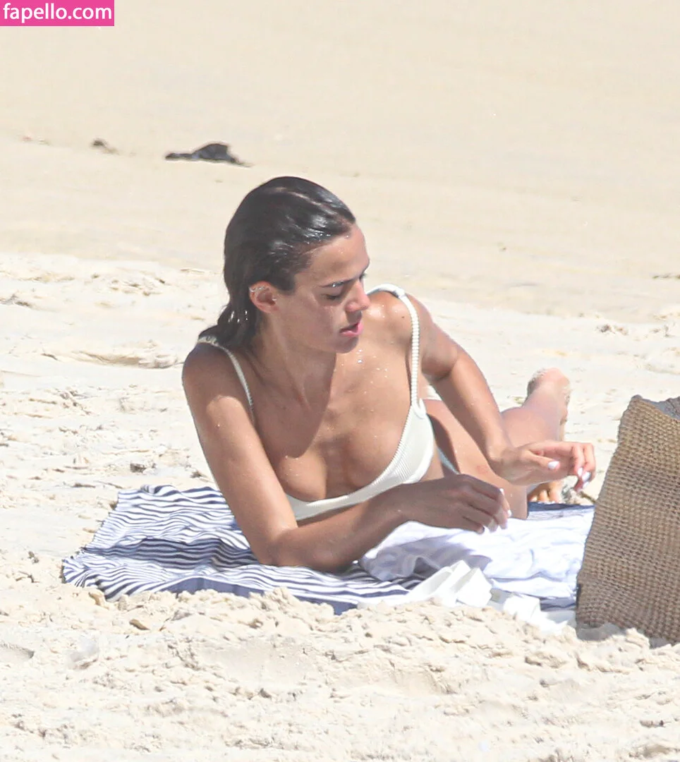 Bruna Marquezine Onlyfans Photo Gallery 