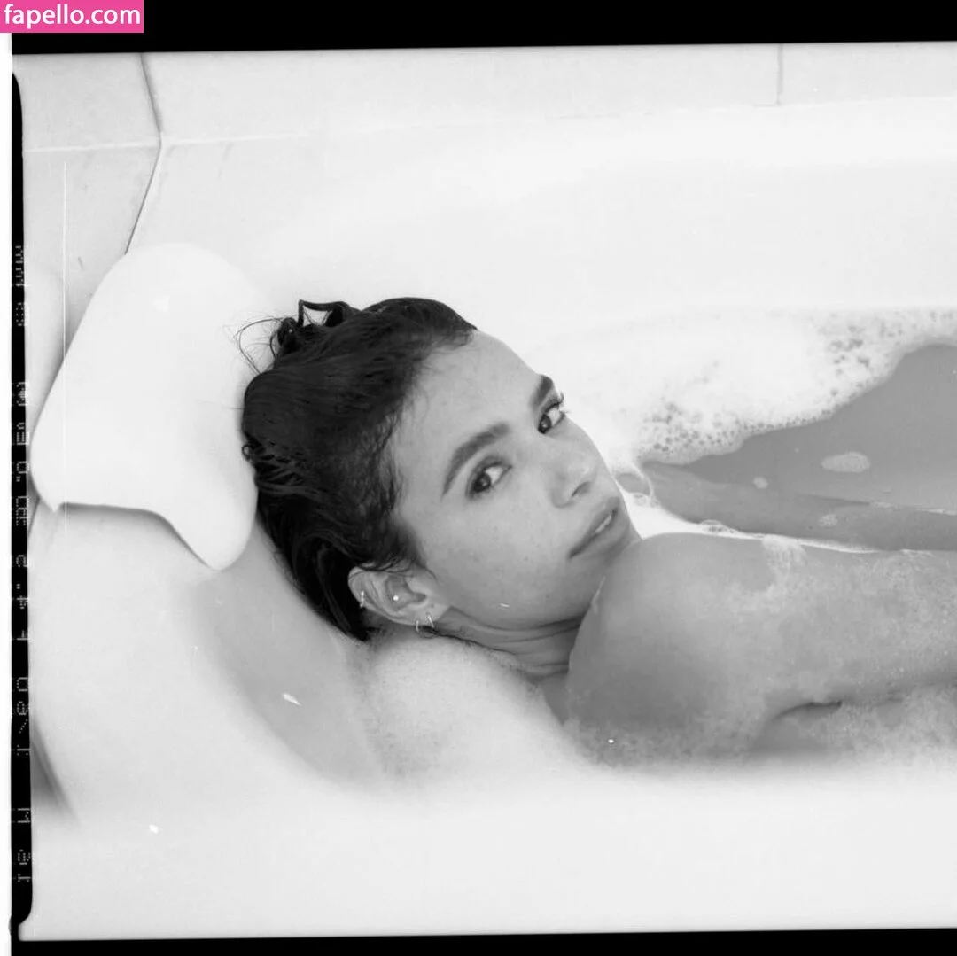 Bruna Marquezine Onlyfans Photo Gallery 