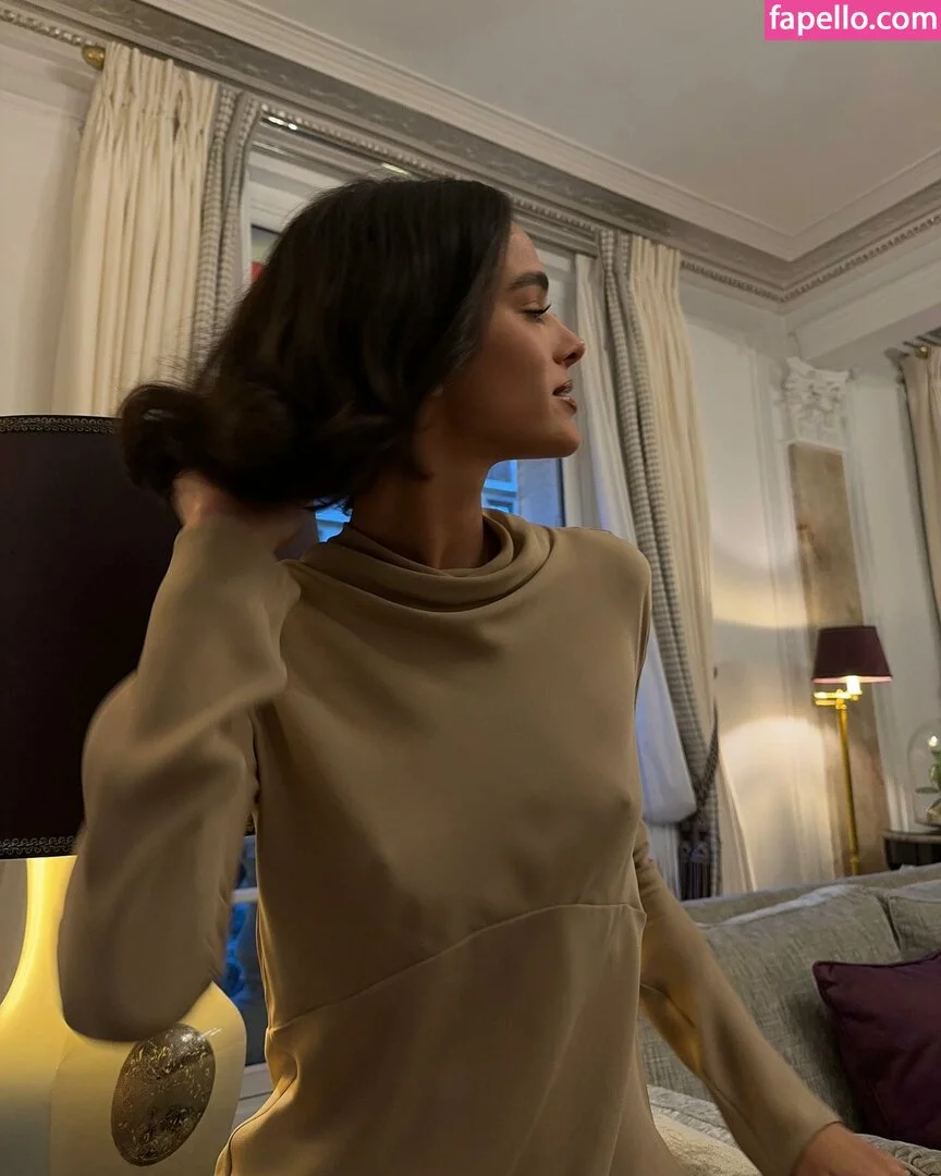 Bruna Marquezine Onlyfans Photo Gallery 