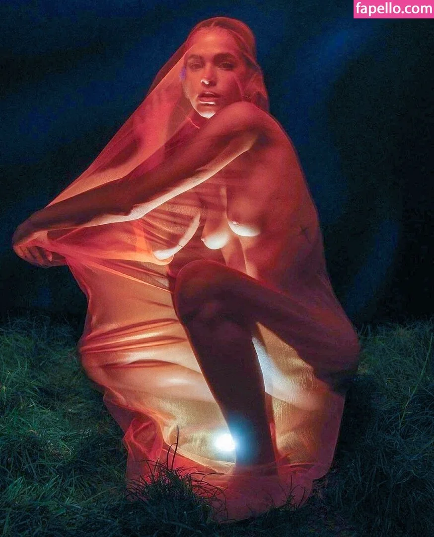 Bruna Marquezine Onlyfans Photo Gallery 