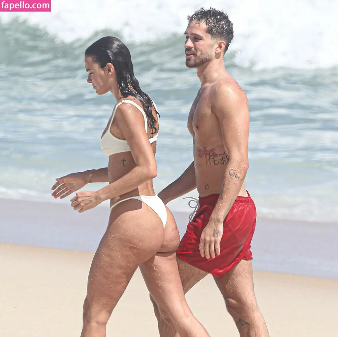 Bruna Marquezine Onlyfans Photo Gallery 