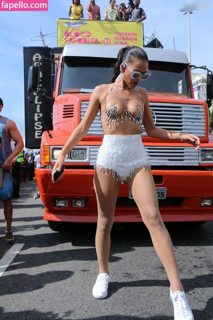 Bruna Marquezine Onlyfans Photo Gallery 