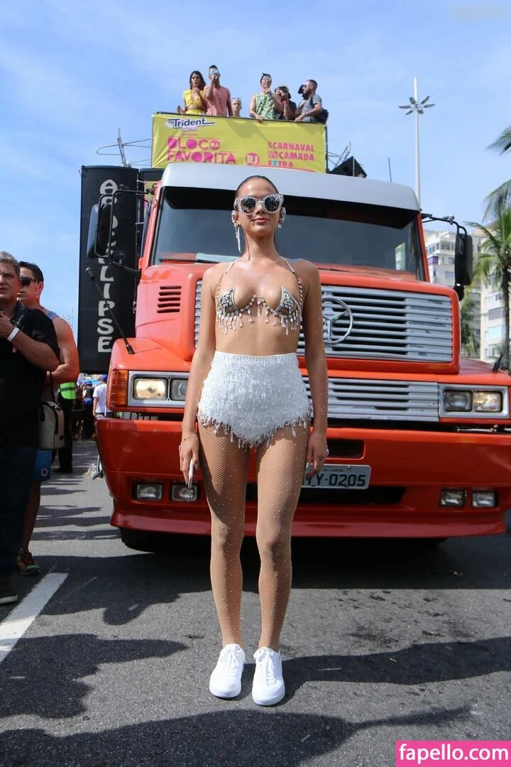 Bruna Marquezine Onlyfans Photo Gallery 