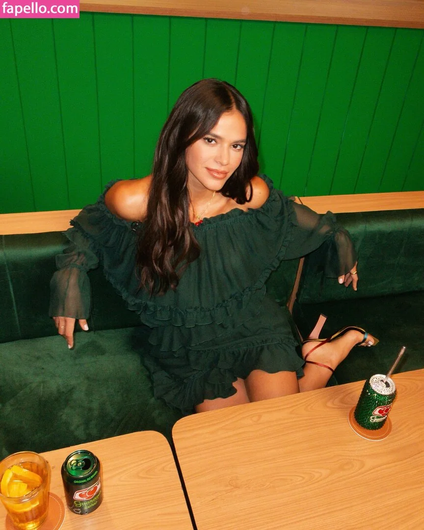 Bruna Marquezine Onlyfans Photo Gallery 