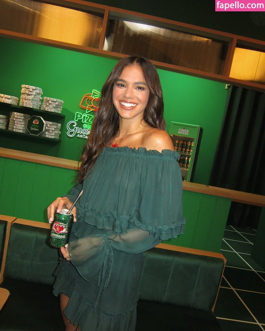 Bruna Marquezine Onlyfans Photo Gallery 