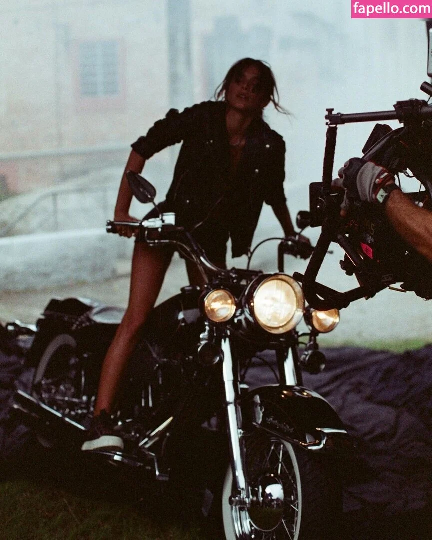 Bruna Marquezine Onlyfans Photo Gallery 