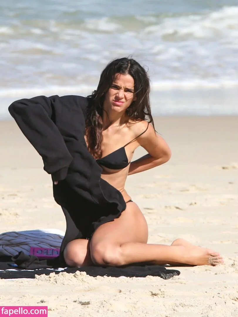Bruna Marquezine Onlyfans Photo Gallery 