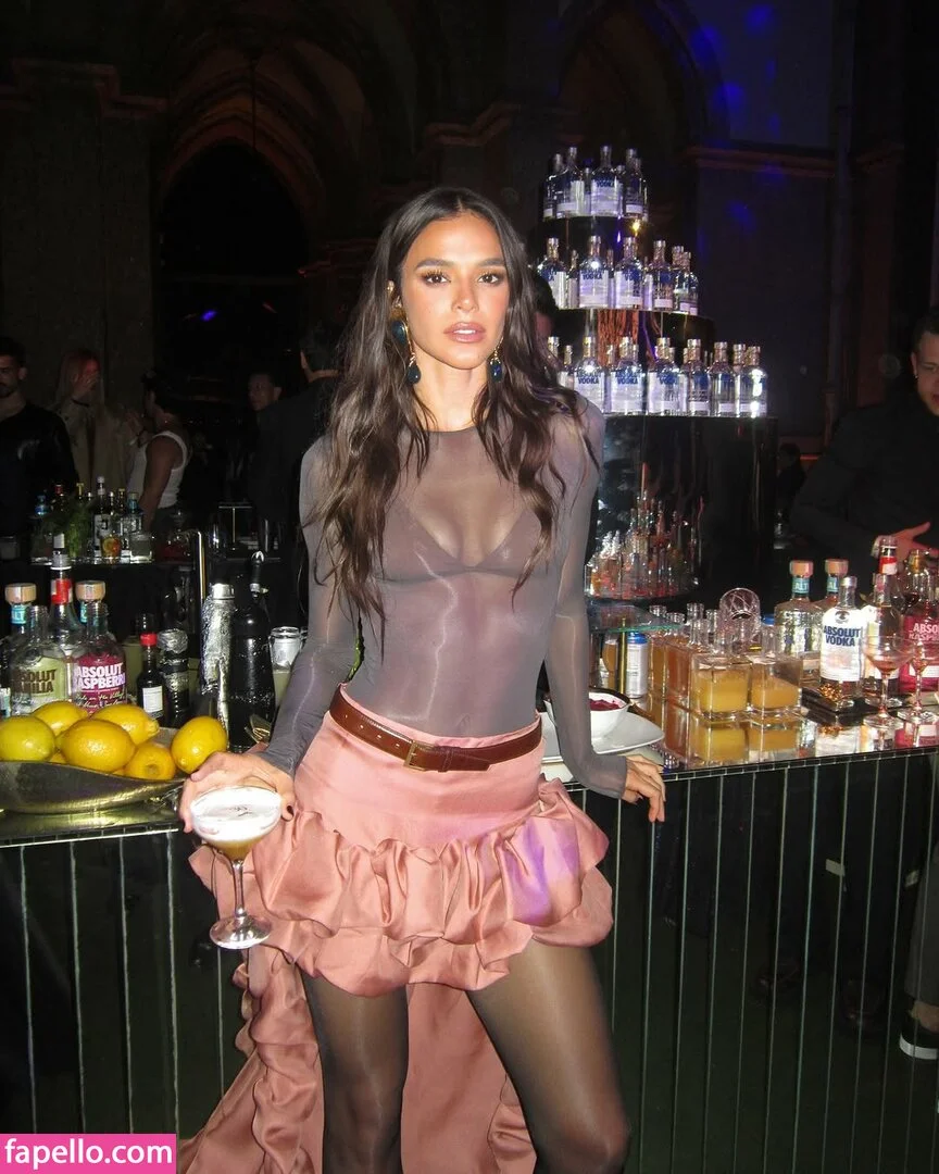Bruna Marquezine Onlyfans Photo Gallery 