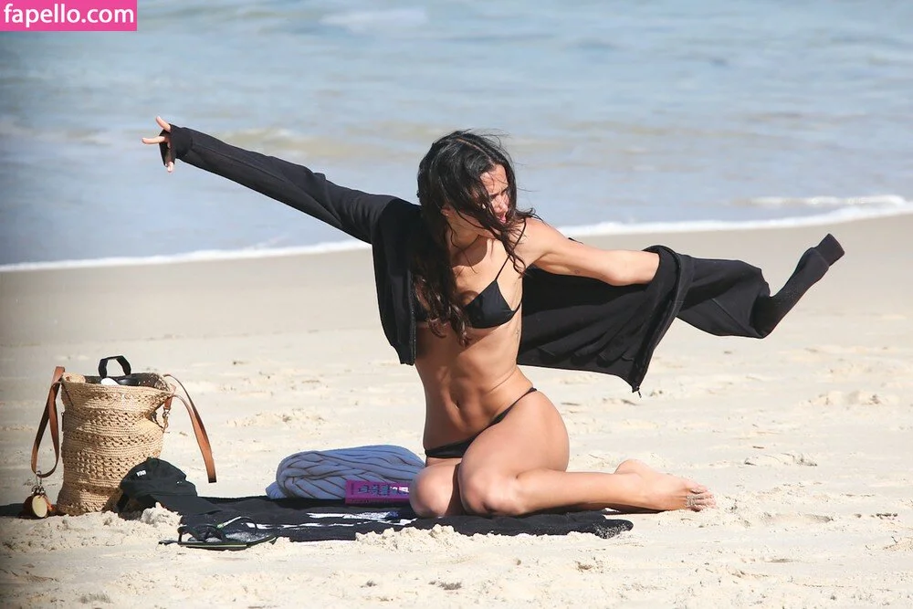 Bruna Marquezine Onlyfans Photo Gallery 