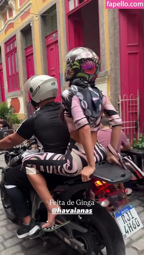 Bruna Marquezine Onlyfans Photo Gallery 