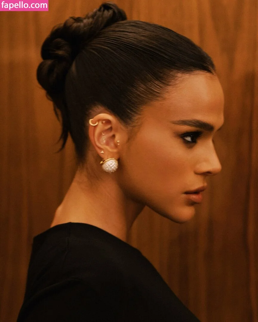 Bruna Marquezine Onlyfans Photo Gallery 