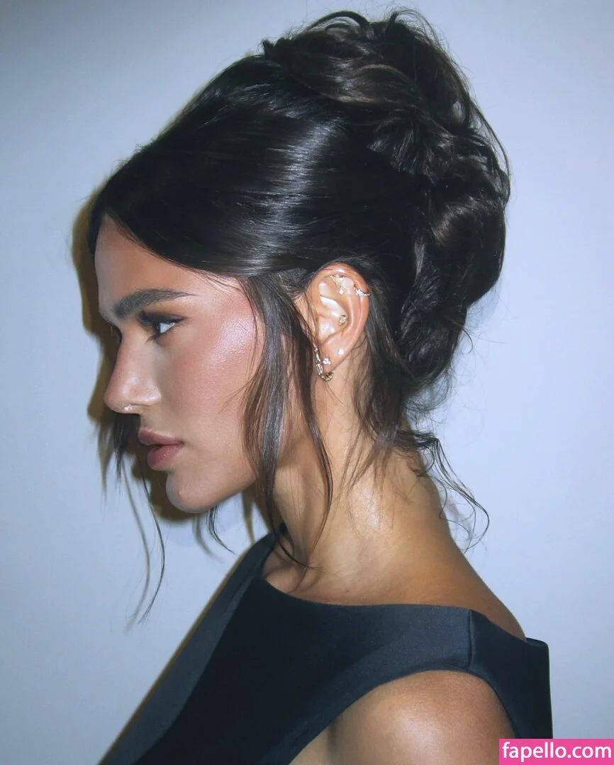 Bruna Marquezine Onlyfans Photo Gallery 